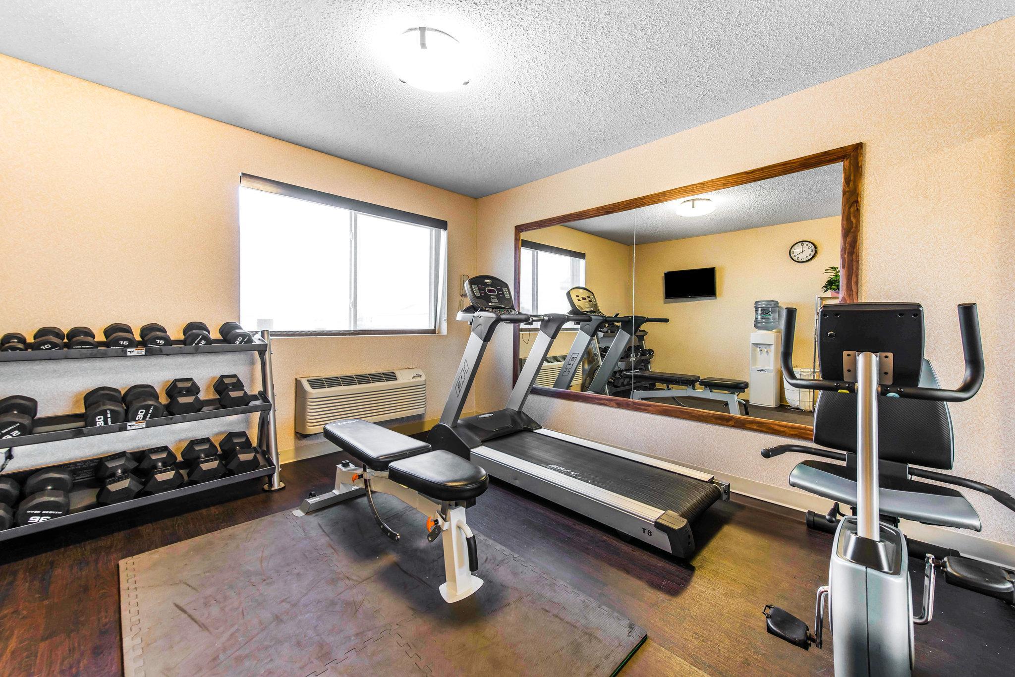 Comfort Inn & Suites Hays I-70 Esterno foto