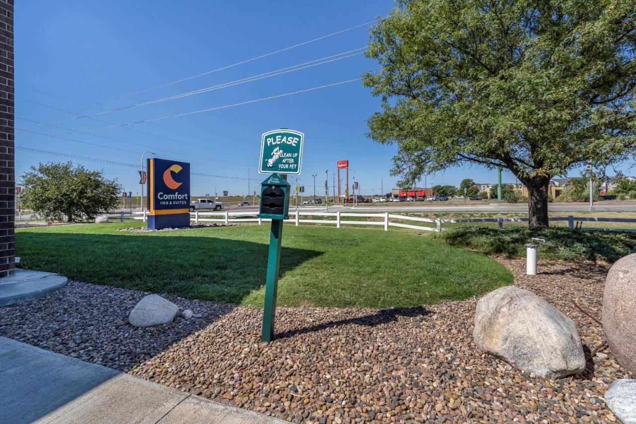 Comfort Inn & Suites Hays I-70 Esterno foto