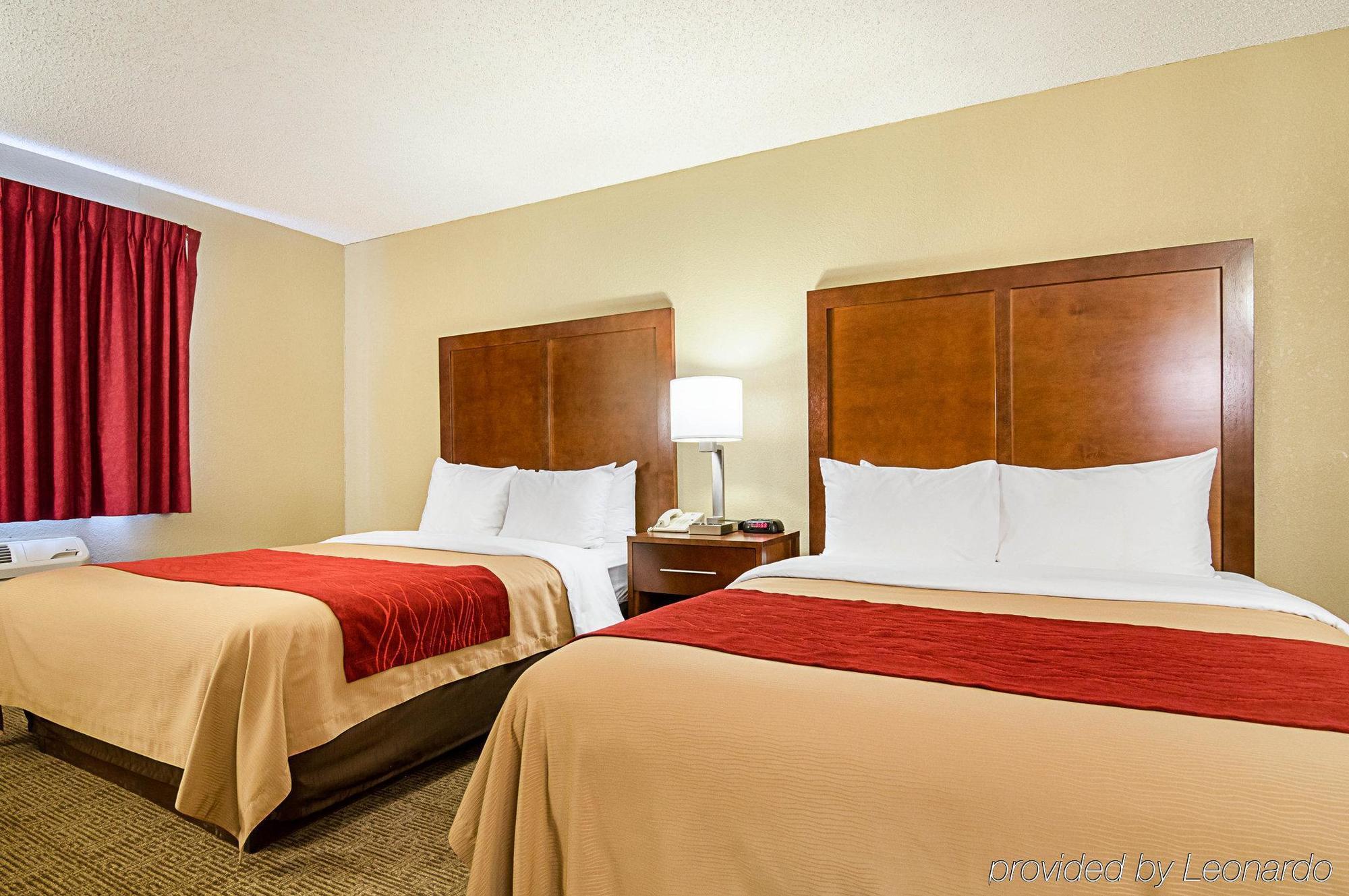 Comfort Inn & Suites Hays I-70 Esterno foto