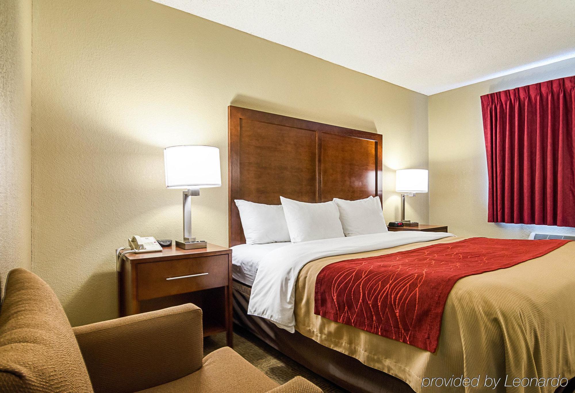 Comfort Inn & Suites Hays I-70 Esterno foto