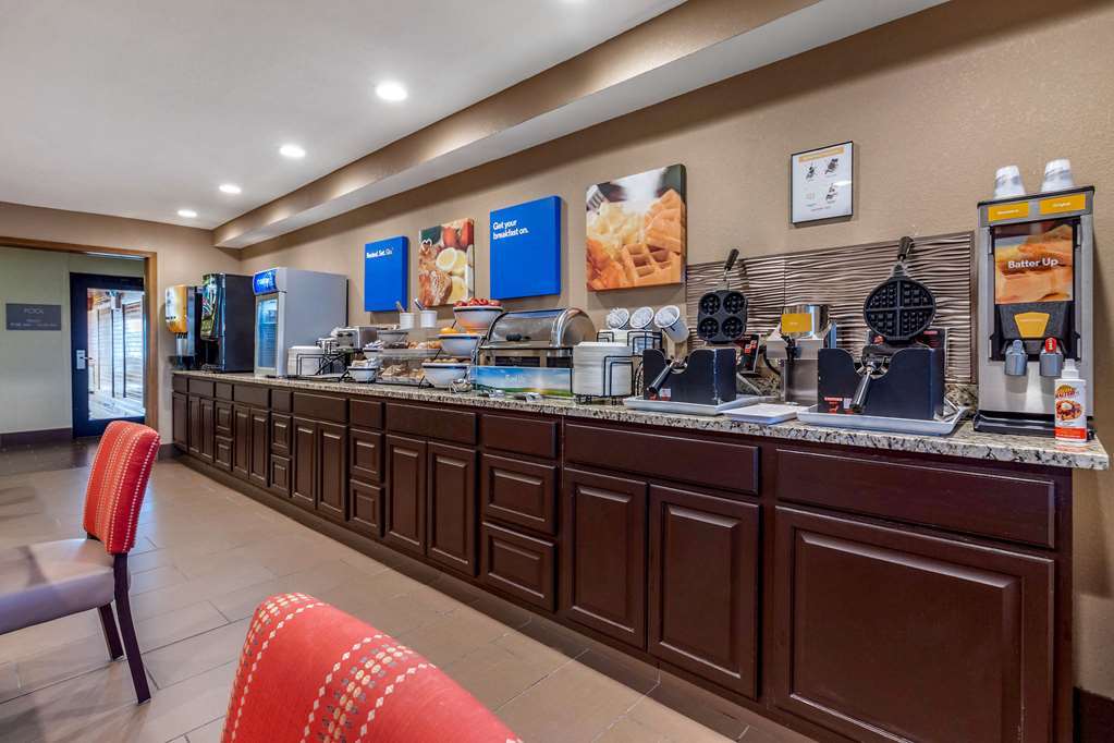 Comfort Inn & Suites Hays I-70 Ristorante foto